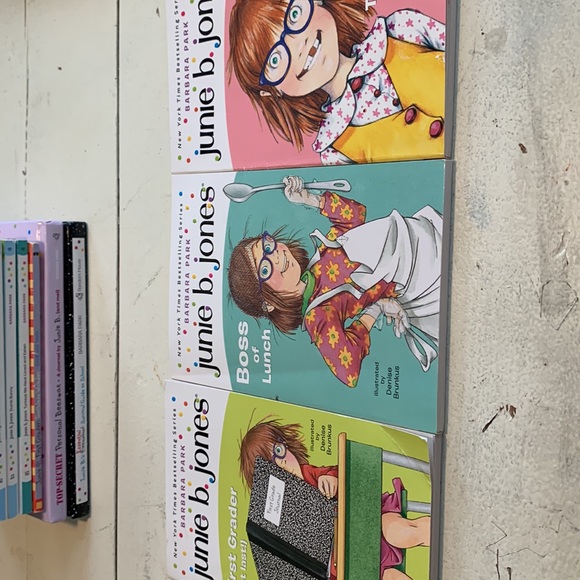 Set of 13 Junie b Jones books numbers 18-28 plus 3 more - Picture 2 of 6